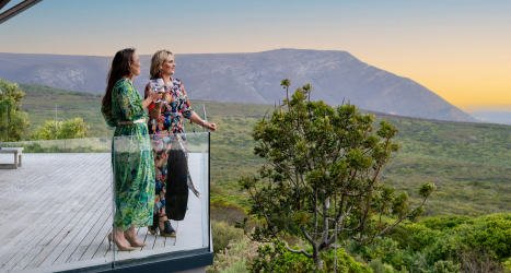 web-grootbos-garden-lodge-sundowners-on-deck.jpg