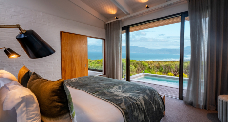 grootbos-web-forest-lodge-accommodation-suite-bedroom.jpg